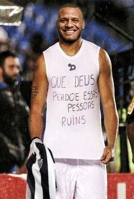 Veja memes de Patric após mais uma boa atuação pelo Atlético