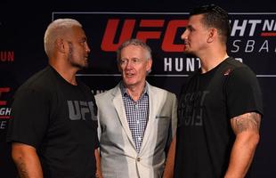 Protagonistas do evento, Mark Hunt e Frank Mir se encaram no Media Day