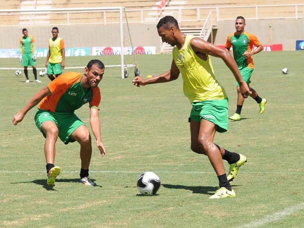 Imagens do treino do Amrica em Muria