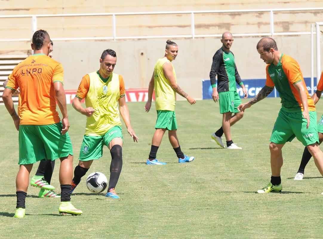 Imagens do treino do Amrica em Muria