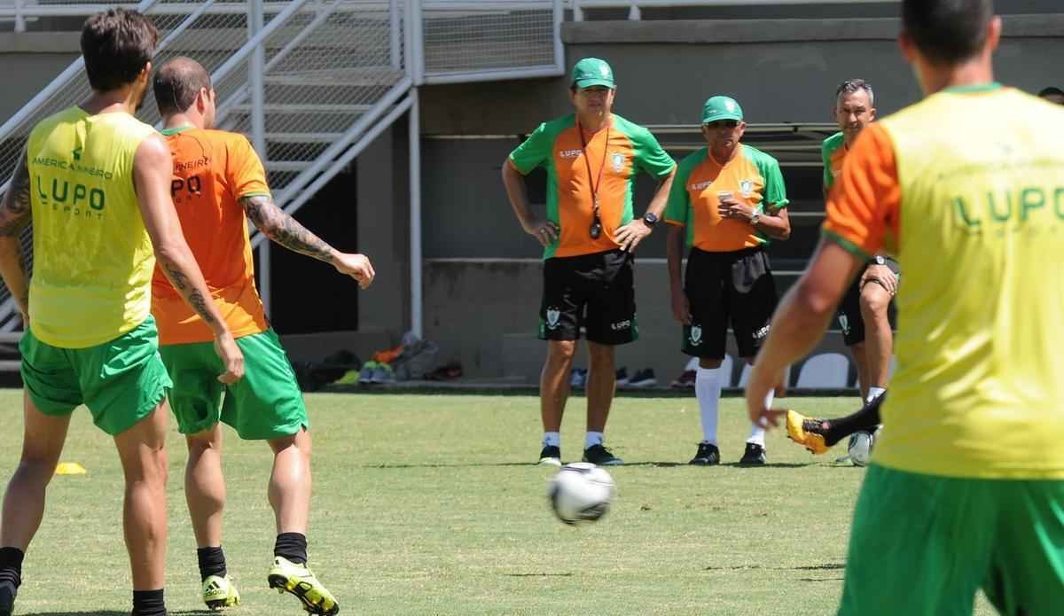 Imagens do treino do Amrica em Muria