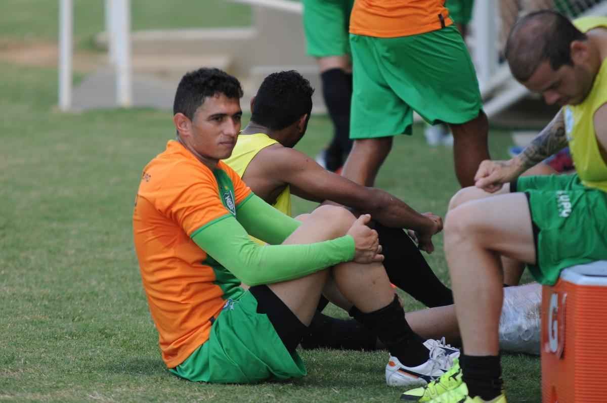 Imagens do treino do Amrica em Muria