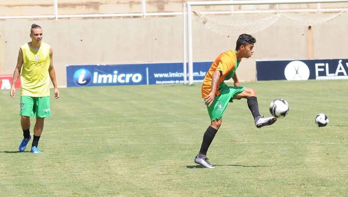 Imagens do treino do Amrica em Muria