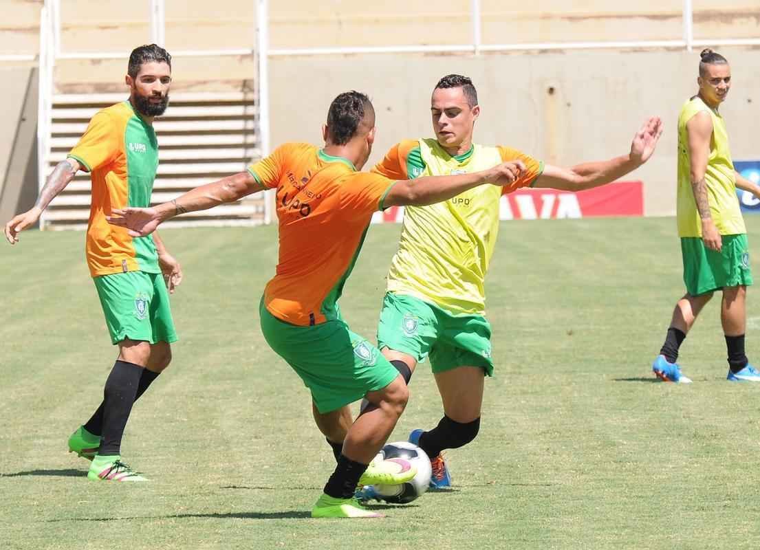 Imagens do treino do Amrica em Muria