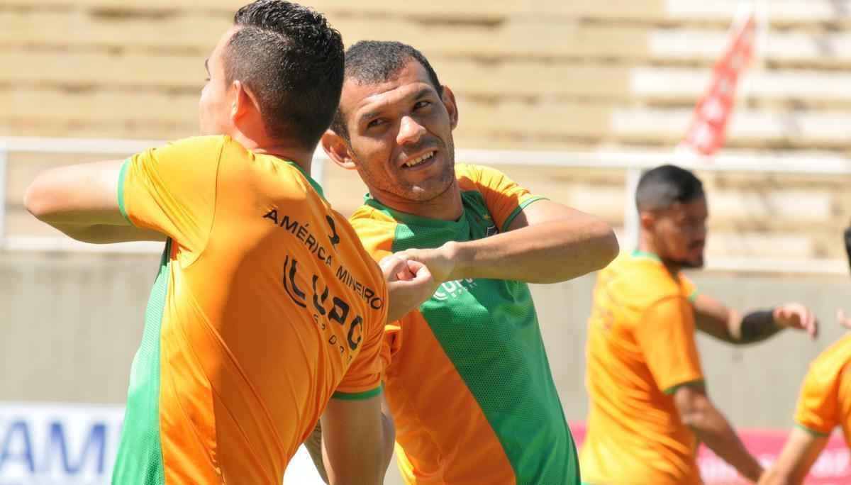 Imagens do treino do Amrica em Muria