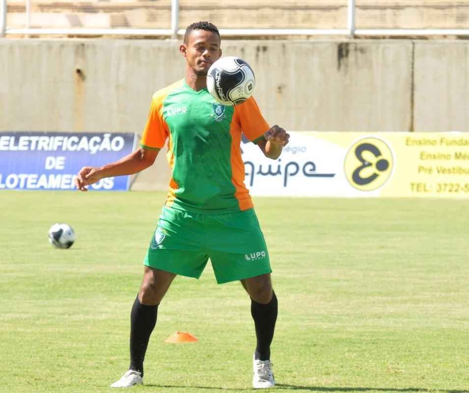 Imagens do treino do Amrica em Muria