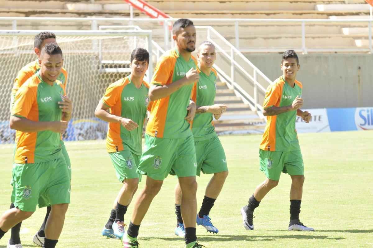 Imagens do treino do Amrica em Muria