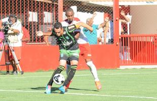 Fotos da derrota do Amrica para o Tombense, por 2 a 0, no Estdio Almeido, em Tombos. Resultado deste sbado deixou o Coelho fora do G-4 e em situao complicada para avanar s semifinais do Mineiro. Os gols do Gavio-carcar foram marcados por Gelson e Daniel Amorim.