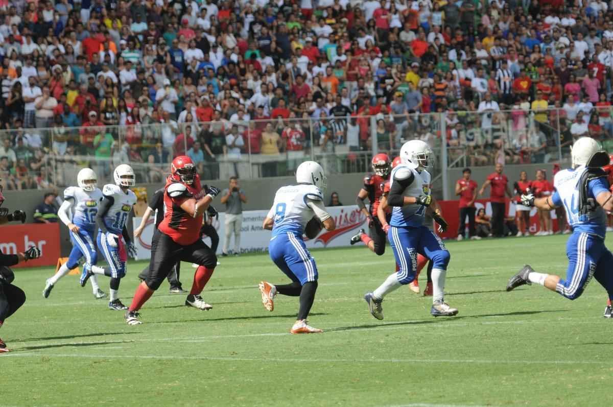 Imagens do jogo entre Minas Locomotiva e Get Eagles no Independncia