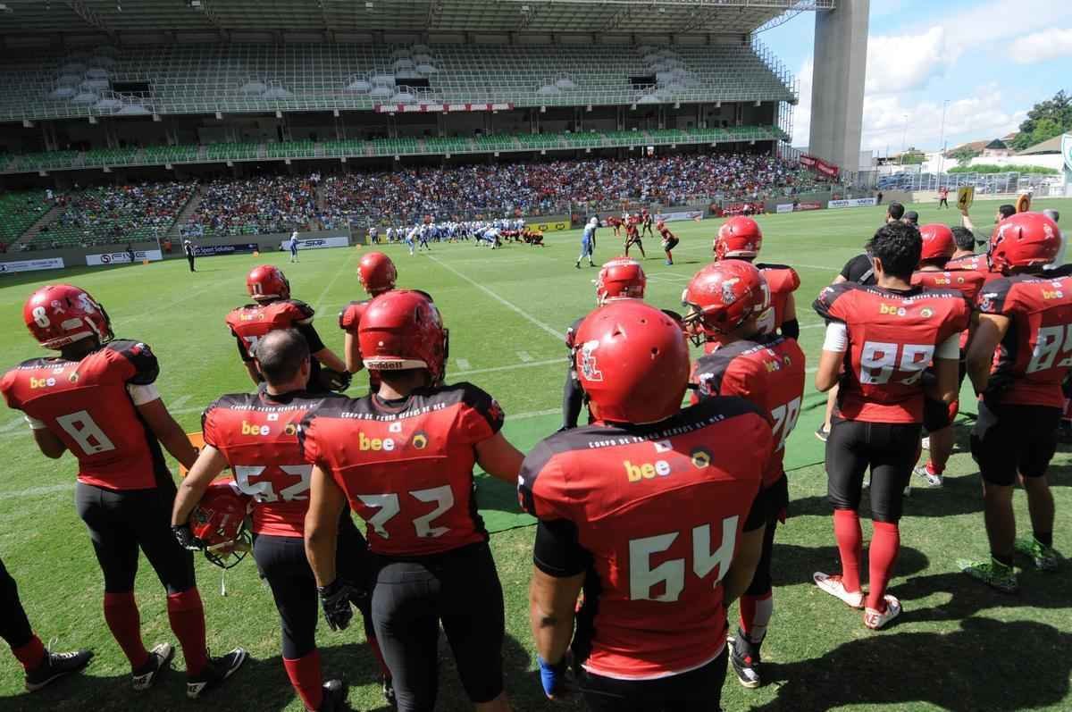 Imagens do jogo entre Minas Locomotiva e Get Eagles no Independncia