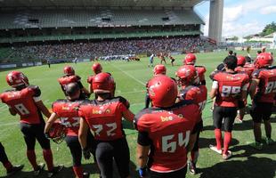 Imagens do jogo entre Minas Locomotiva e Get Eagles no Independncia