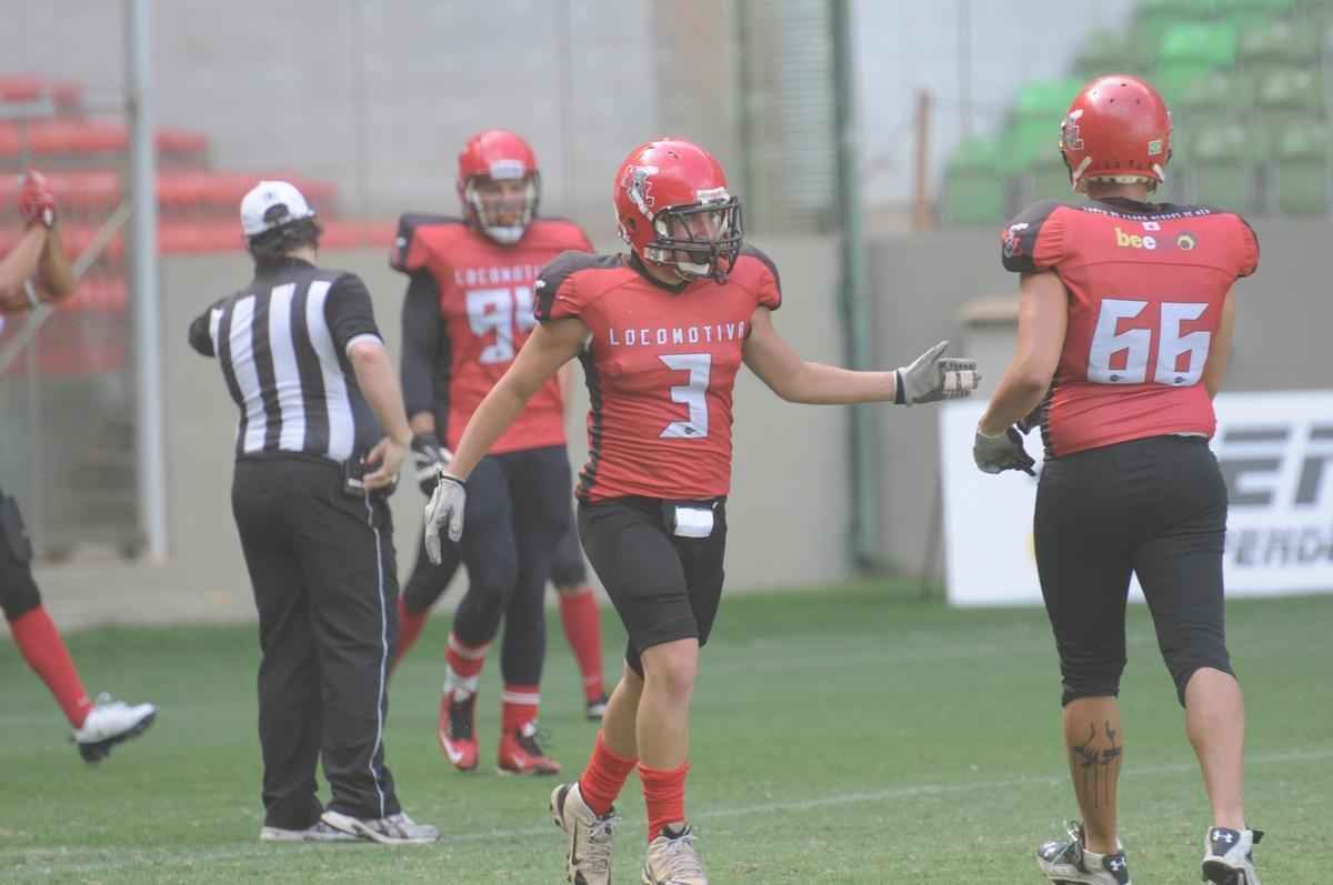 Imagens do jogo entre Minas Locomotiva e Get Eagles no Independncia