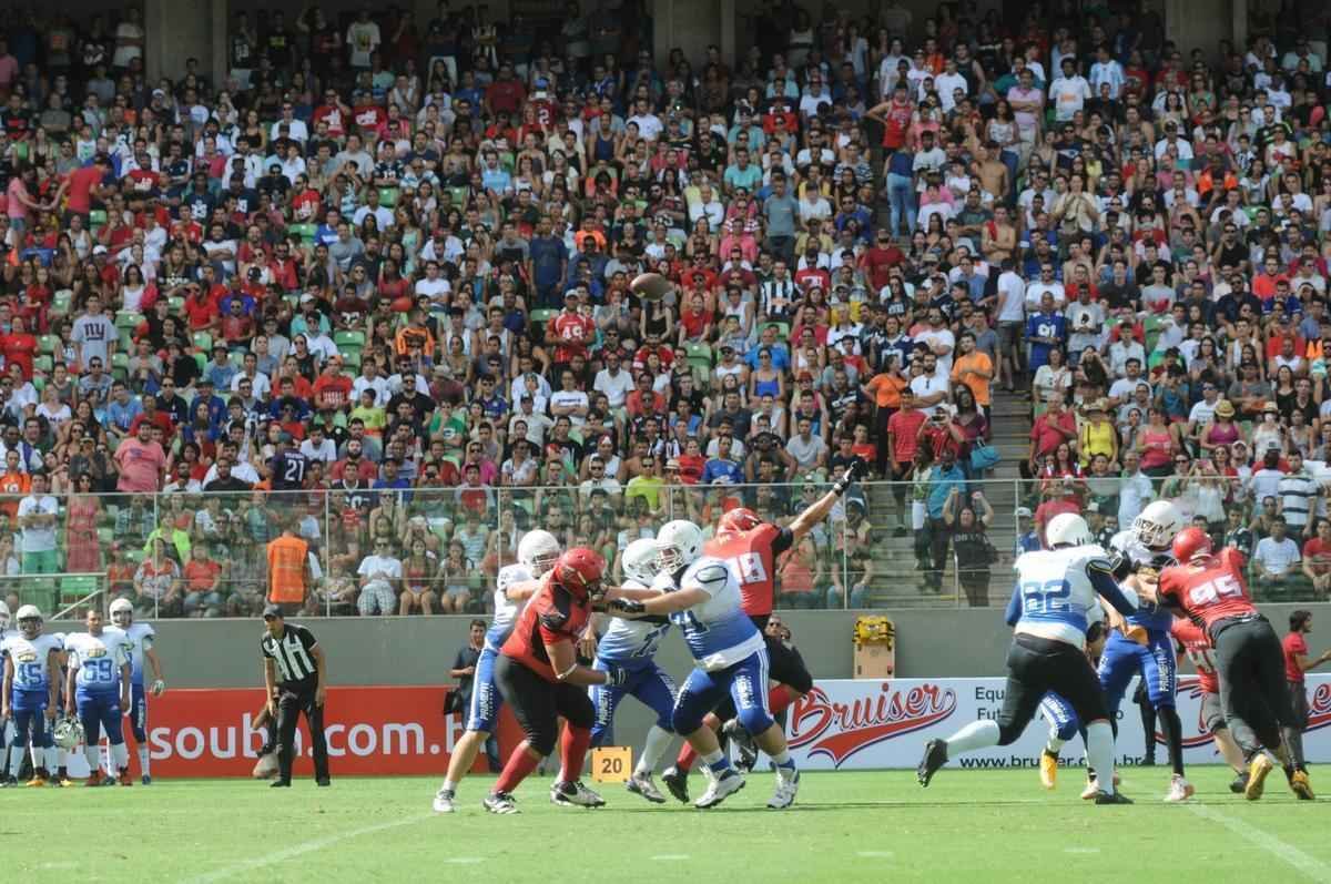 Imagens do jogo entre Minas Locomotiva e Get Eagles no Independncia