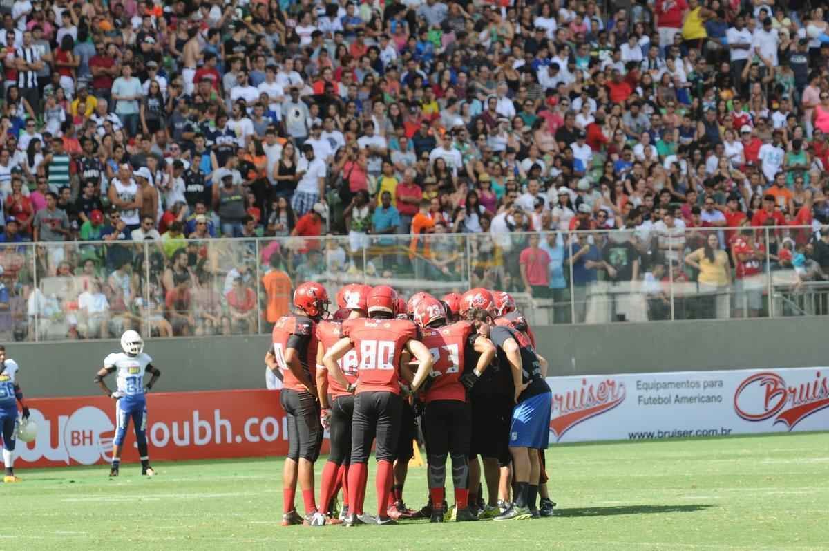 Imagens do jogo entre Minas Locomotiva e Get Eagles no Independncia