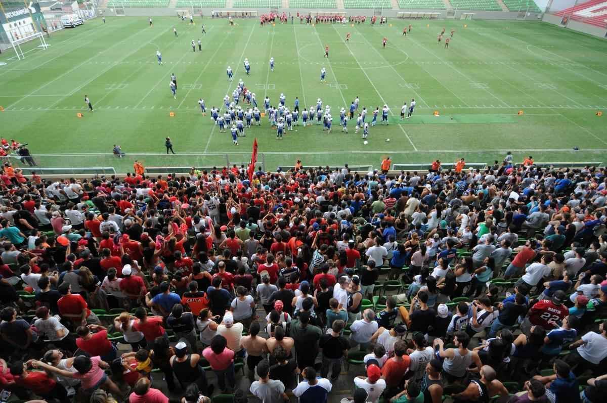 Imagens do jogo entre Minas Locomotiva e Get Eagles no Independncia