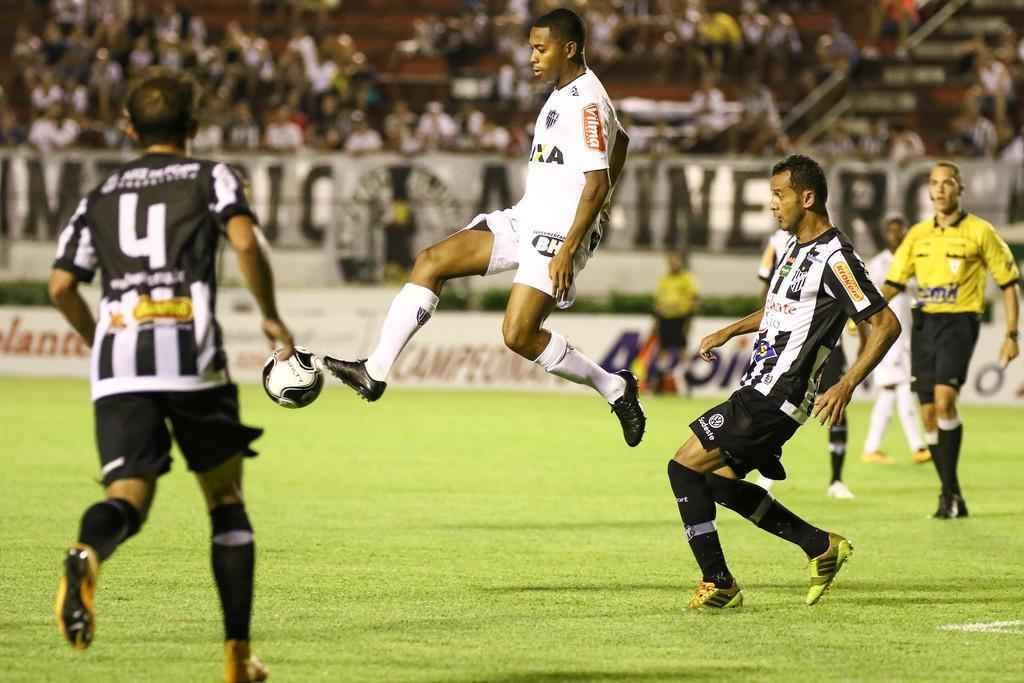 Atltico e Galo Carij se encontraram em jogo vlido pela oitava rodada do Estadual