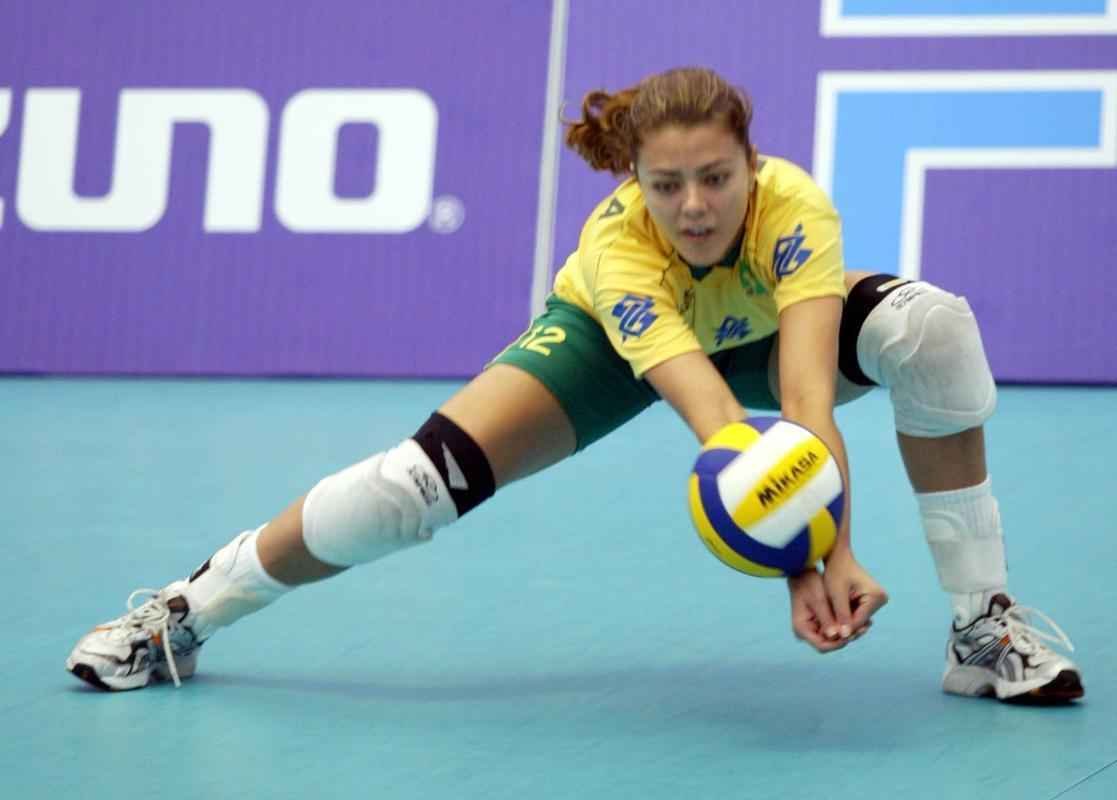 Veja fotos da musa do vlei de praia brasileiro, Leila