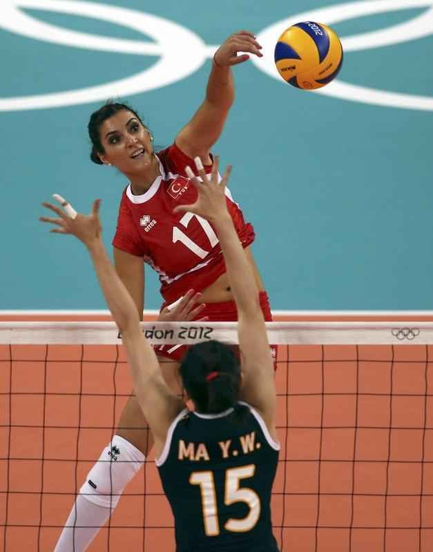 Veja fotos de Neslihan Demir Darnel, do vlei da Turquia