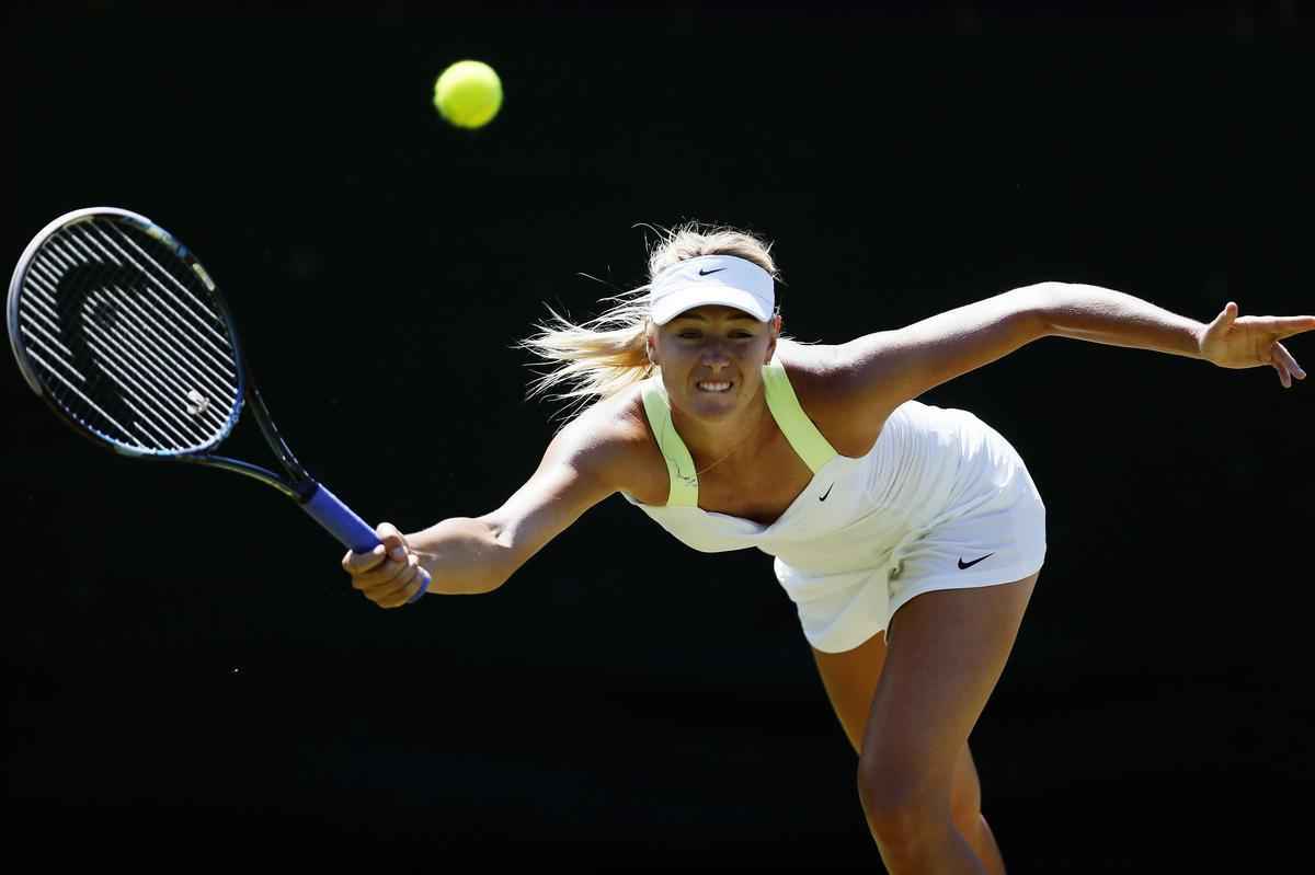 Maria playing. Шарапова теннис.