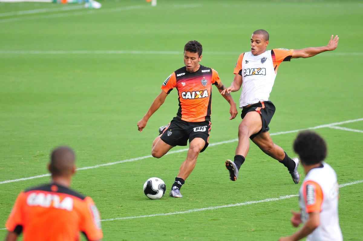 Treino do Atltico nesta quarta-feira na Cidade do Galo. Aguirre comeou a montar time do clssico