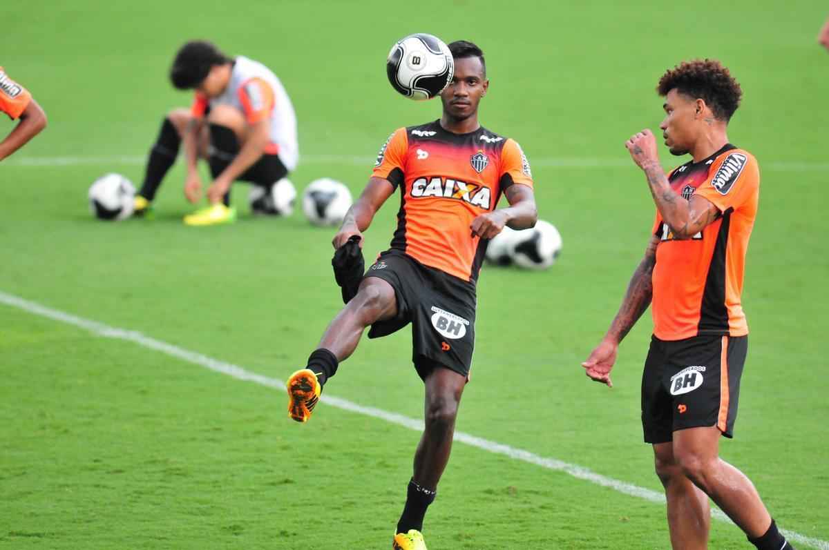 Treino do Atltico nesta quarta-feira na Cidade do Galo. Aguirre comeou a montar time do clssico
