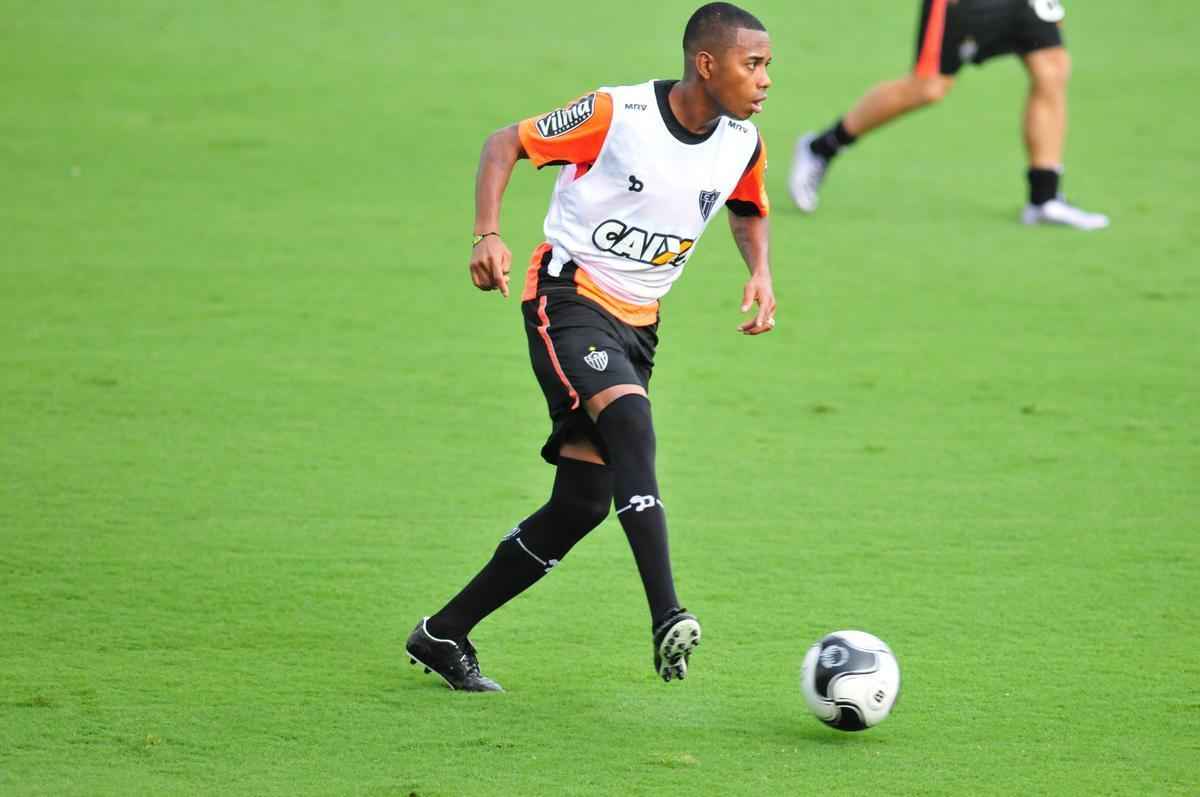 Treino do Atltico nesta quarta-feira na Cidade do Galo. Aguirre comeou a montar time do clssico