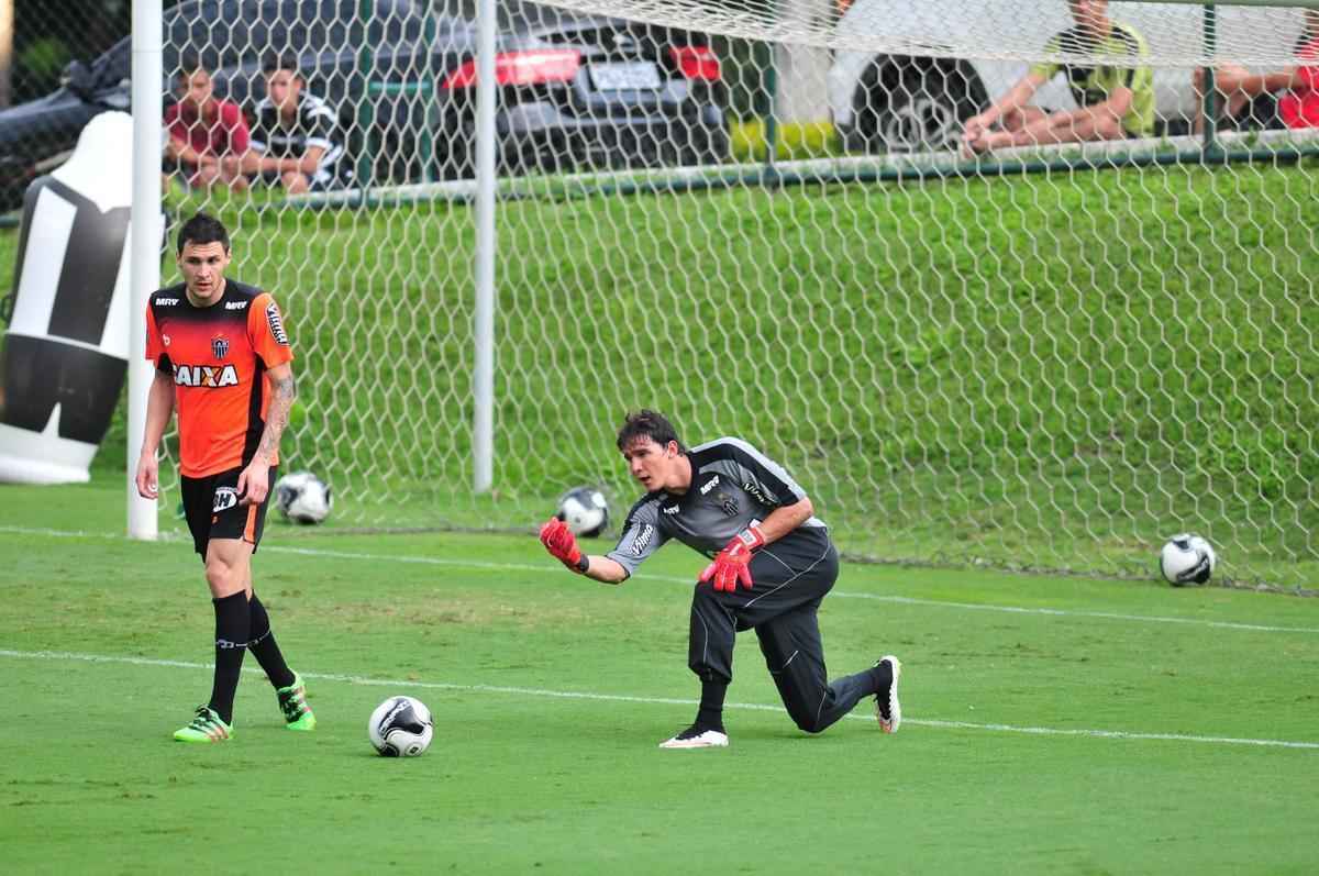 Treino do Atltico nesta quarta-feira na Cidade do Galo. Aguirre comeou a montar time do clssico