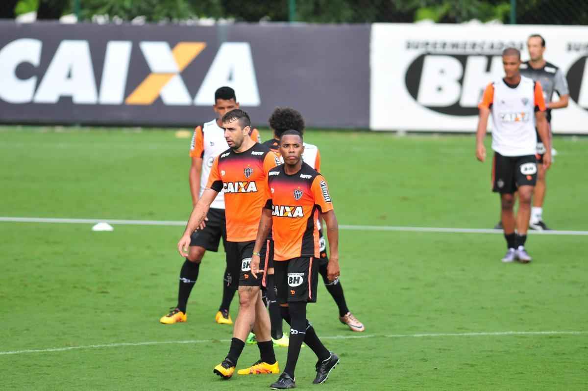 Treino do Atltico nesta quarta-feira na Cidade do Galo. Aguirre comeou a montar time do clssico