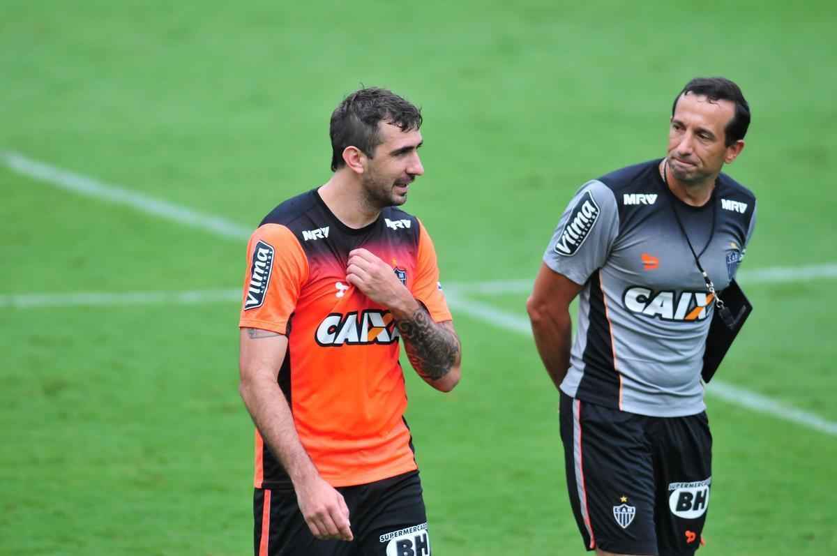 Treino do Atltico nesta quarta-feira na Cidade do Galo. Aguirre comeou a montar time do clssico