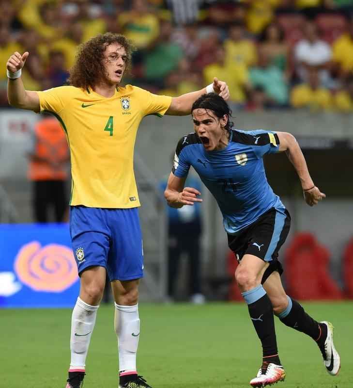 Brasil abre 2 a 0, mas Uruguai reage e busca empate na Arena Pernambuco