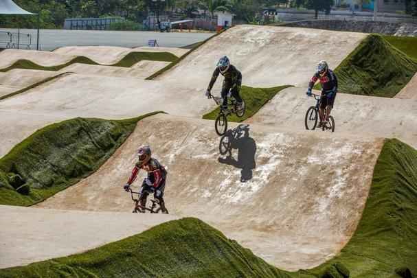 Localizado dentro do Parque Radical, em Deodoro, a pista de BMX tem percurso entre 300m e 400m