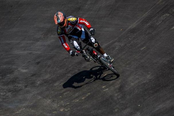 Localizado dentro do Parque Radical, em Deodoro, a pista de BMX tem percurso entre 300m e 400m