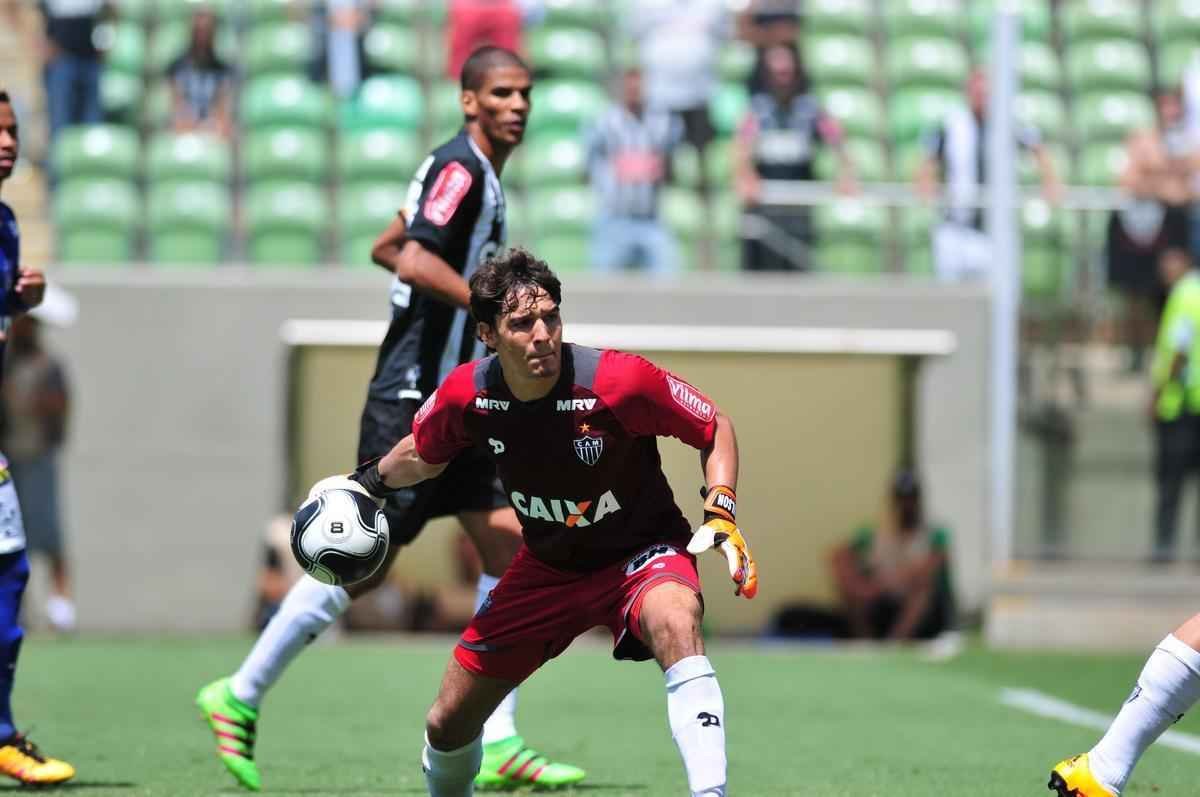 Imagens de lances do clssico mineiro realizado neste domingo, no Horto