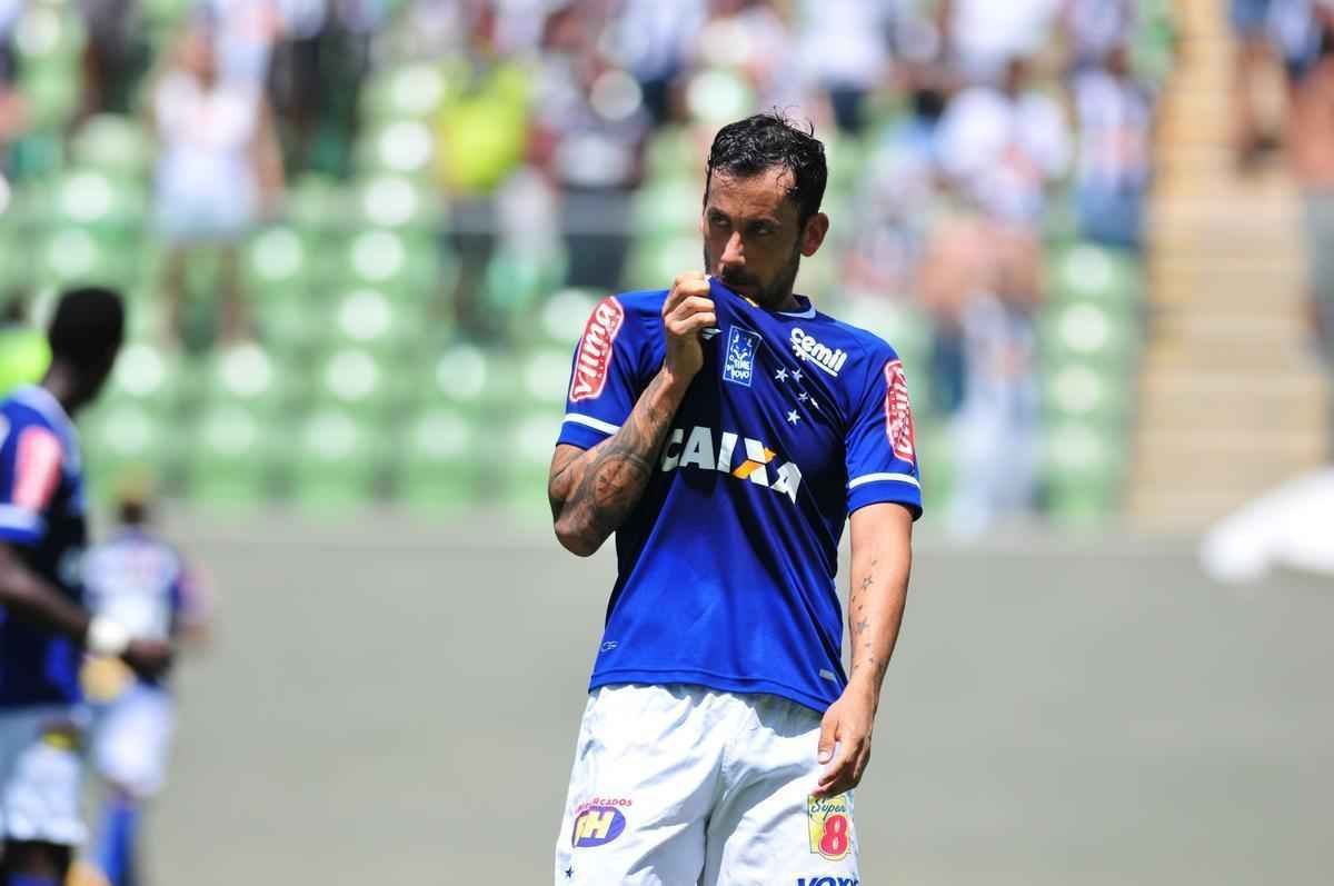 Imagens de lances do clssico mineiro realizado neste domingo, no Horto