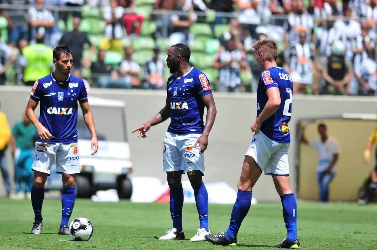 Imagens de lances do clssico mineiro realizado neste domingo, no Horto