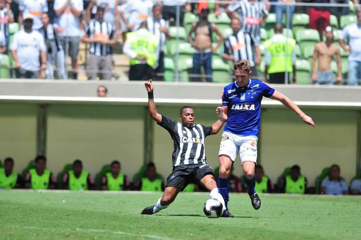 Imagens de lances do clssico mineiro realizado neste domingo, no Horto