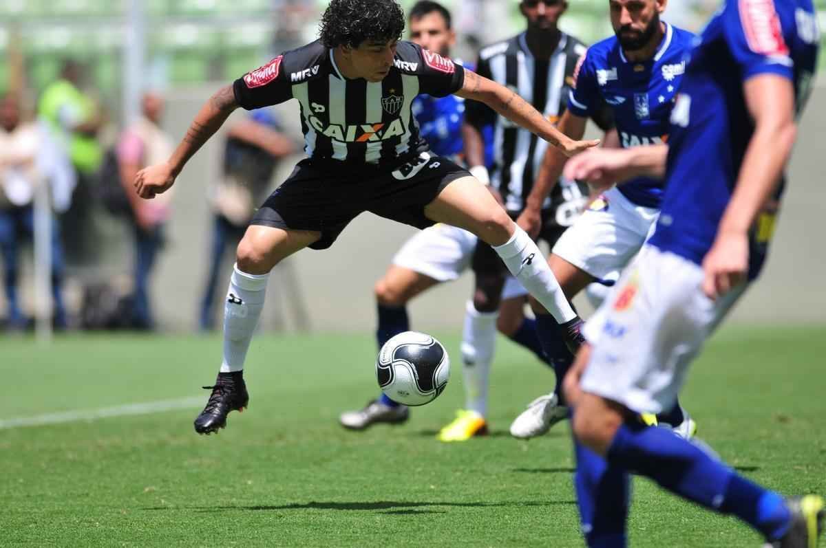 Imagens de lances do clssico mineiro realizado neste domingo, no Horto