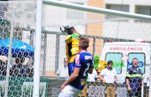 Imagens de lances do clssico mineiro realizado neste domingo, no Horto