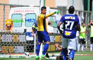 Imagens de lances do clssico mineiro realizado neste domingo, no Horto