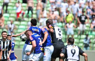 Imagens de lances do clssico mineiro realizado neste domingo, no Horto