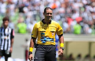 Imagens de lances do clssico mineiro realizado neste domingo, no Horto