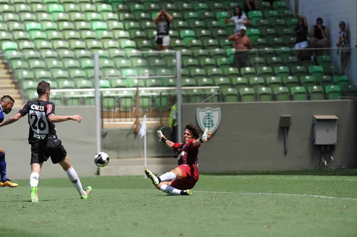 Rafael Silva marcou gol sobre rival e comemorou imitando galinha