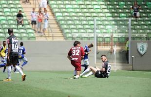 Rafael Silva marcou gol sobre rival e comemorou imitando galinha