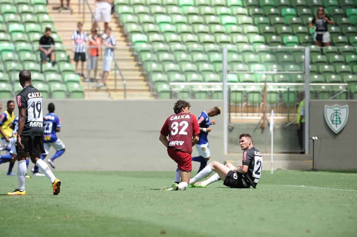 Rafael Silva comemora o gol da vitria do Cruzeiro sobre o Atltico