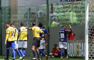 Rafael Silva comemora o gol da vitria do Cruzeiro sobre o Atltico