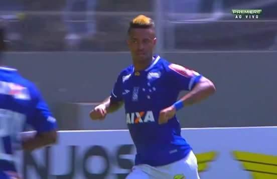 Torcedores do Cruzeiro brincaram nas redes sociais com vitria diante do Atltico, em pleno Independncia