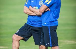 Gil e Ricardo Oliveira, respectivamente, foram testados no time titular durante treinamento realizado neste domingo, em um hotel na cidade de Viamo, interior do Rio Grande do Sul.