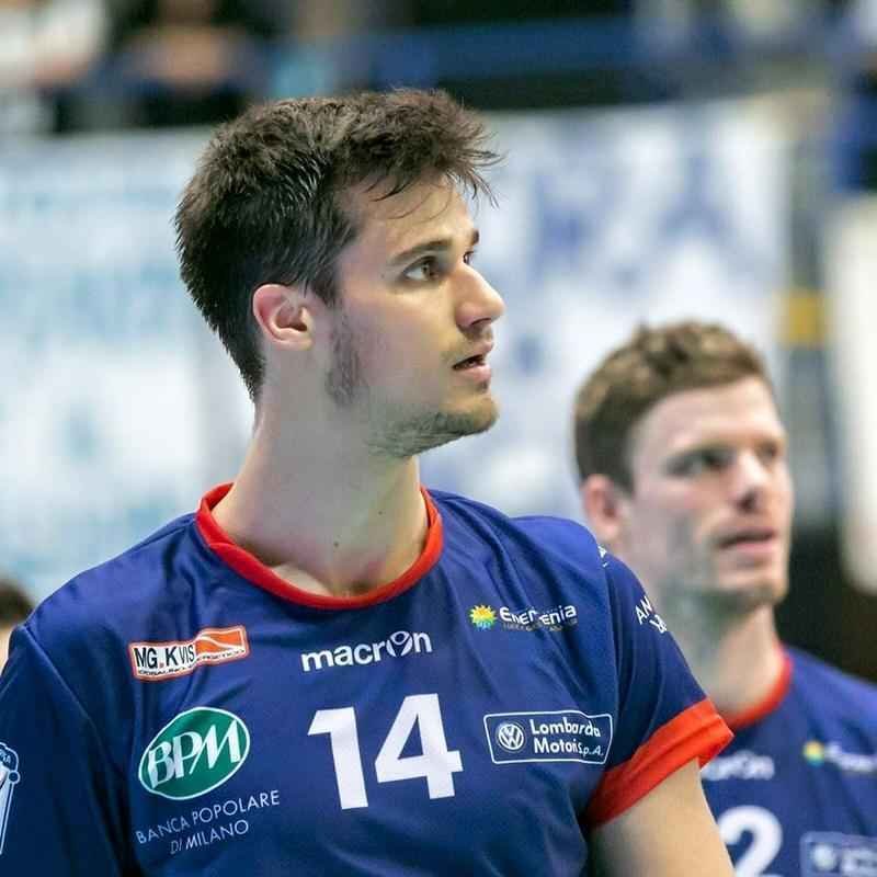 Veja fotos do muso da Seleo Brasileira de Vlei, Renan Zanatta