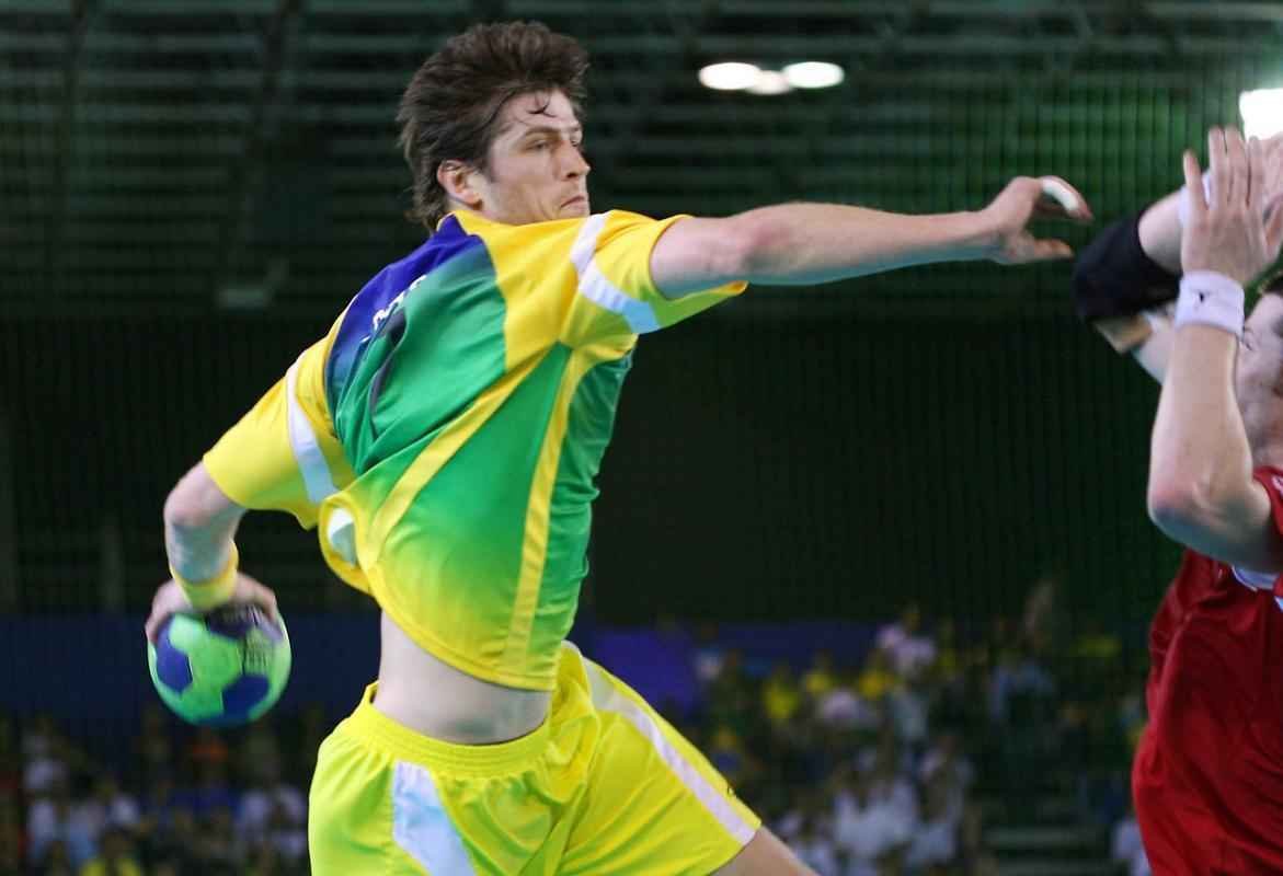 Veja fotos do muso do handebol brasileiro, Renato Tupan