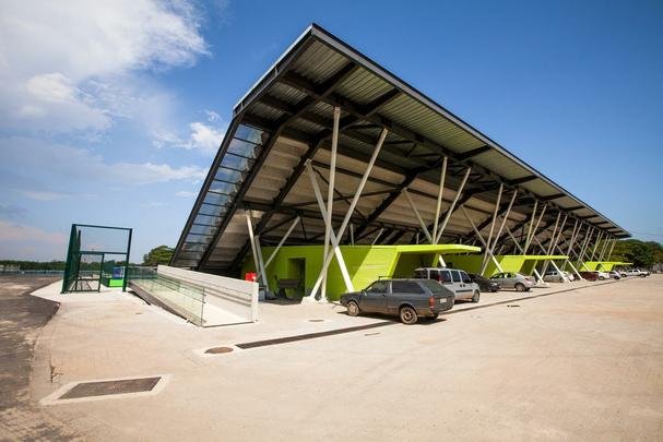 Local de treinamento da Seleo da modalidade no Pan'2007, centro recebeu assentos temporrios.